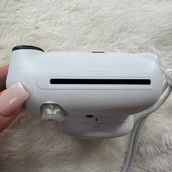 INSTAX MINI 12 CLAY WHITE - Picture 2 of 7